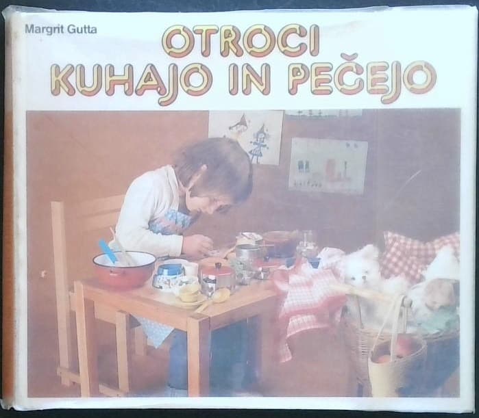 Otroci kuhajo in pečejo