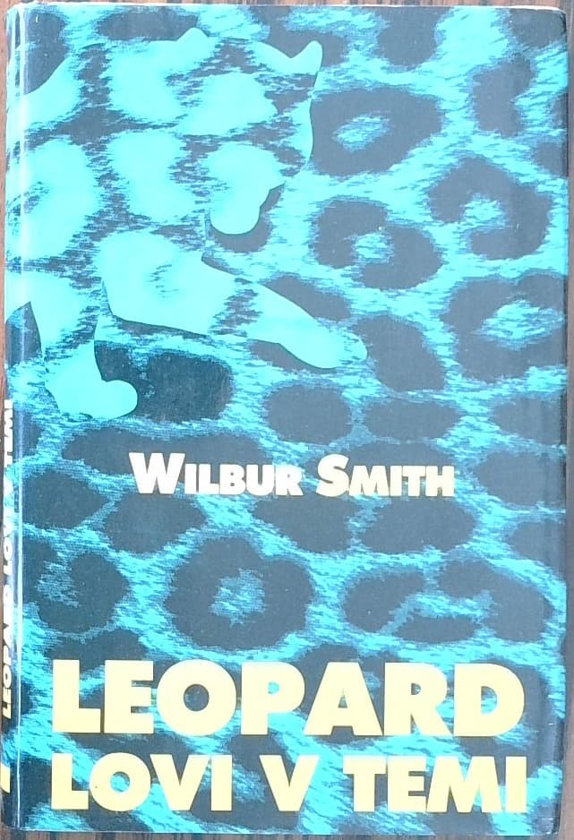 Leopard lovi v temi 1