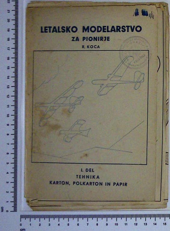 Letalsko modelarstvo za pionirje : l. del tehnika karton, polkarton in papir